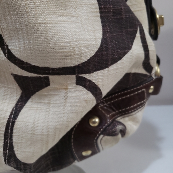 Authentic Coach Shoulder Bag - Picture 4 of 11